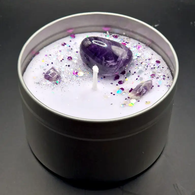 Divine Tranquillity: Amethyst Crystal Candle