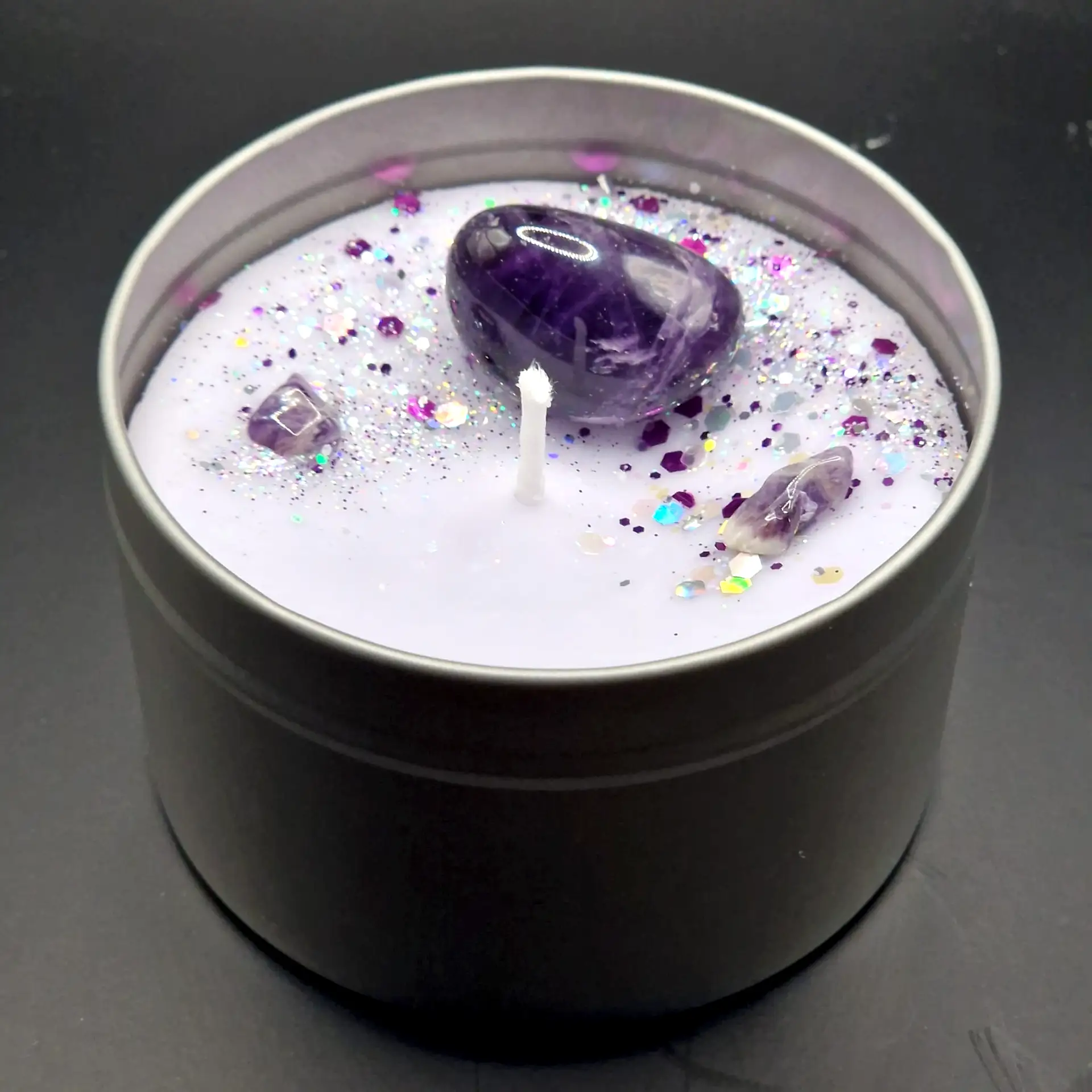 Divine Tranquillity: Amethyst Crystal Candle